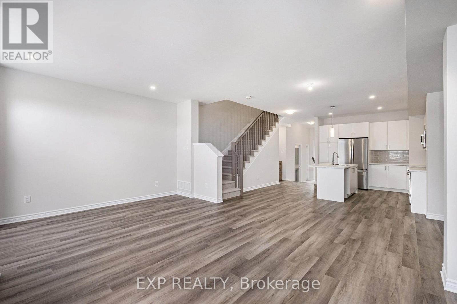 88 Richelieu Street, Russell, Ontario  K0A 1W0 - Photo 8 - X12203018