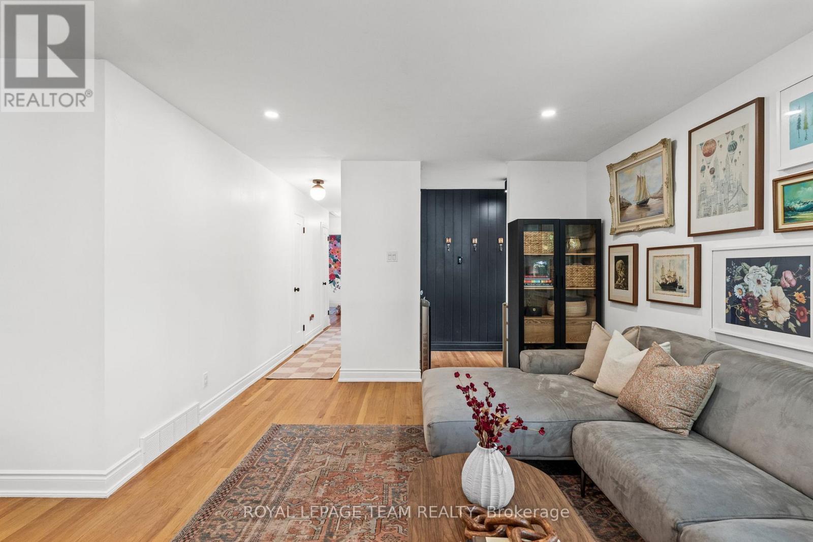 410 Hartleigh Avenue, Ottawa, Ontario  K2B 5J4 - Photo 11 - X12203050