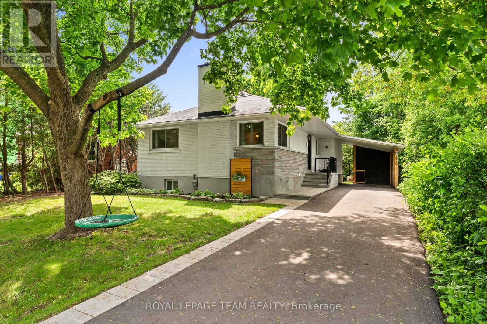 410 Hartleigh Avenue, Ottawa, Ontario  K2B 5J4 - Photo 2 - X12203050