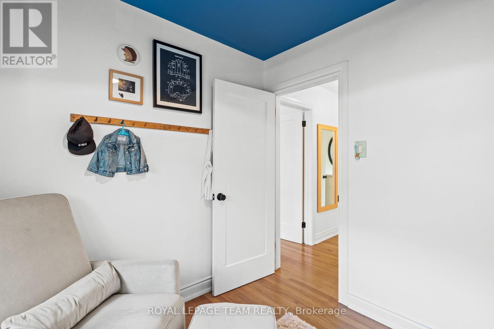 410 Hartleigh Avenue, Ottawa, Ontario  K2B 5J4 - Photo 27 - X12203050