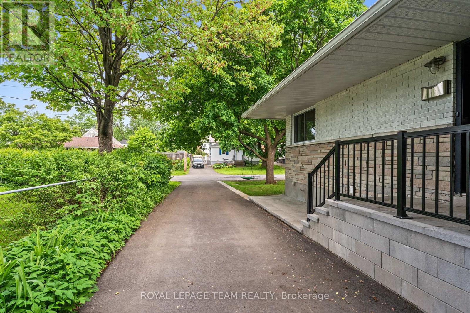 410 Hartleigh Avenue, Ottawa, Ontario  K2B 5J4 - Photo 5 - X12203050