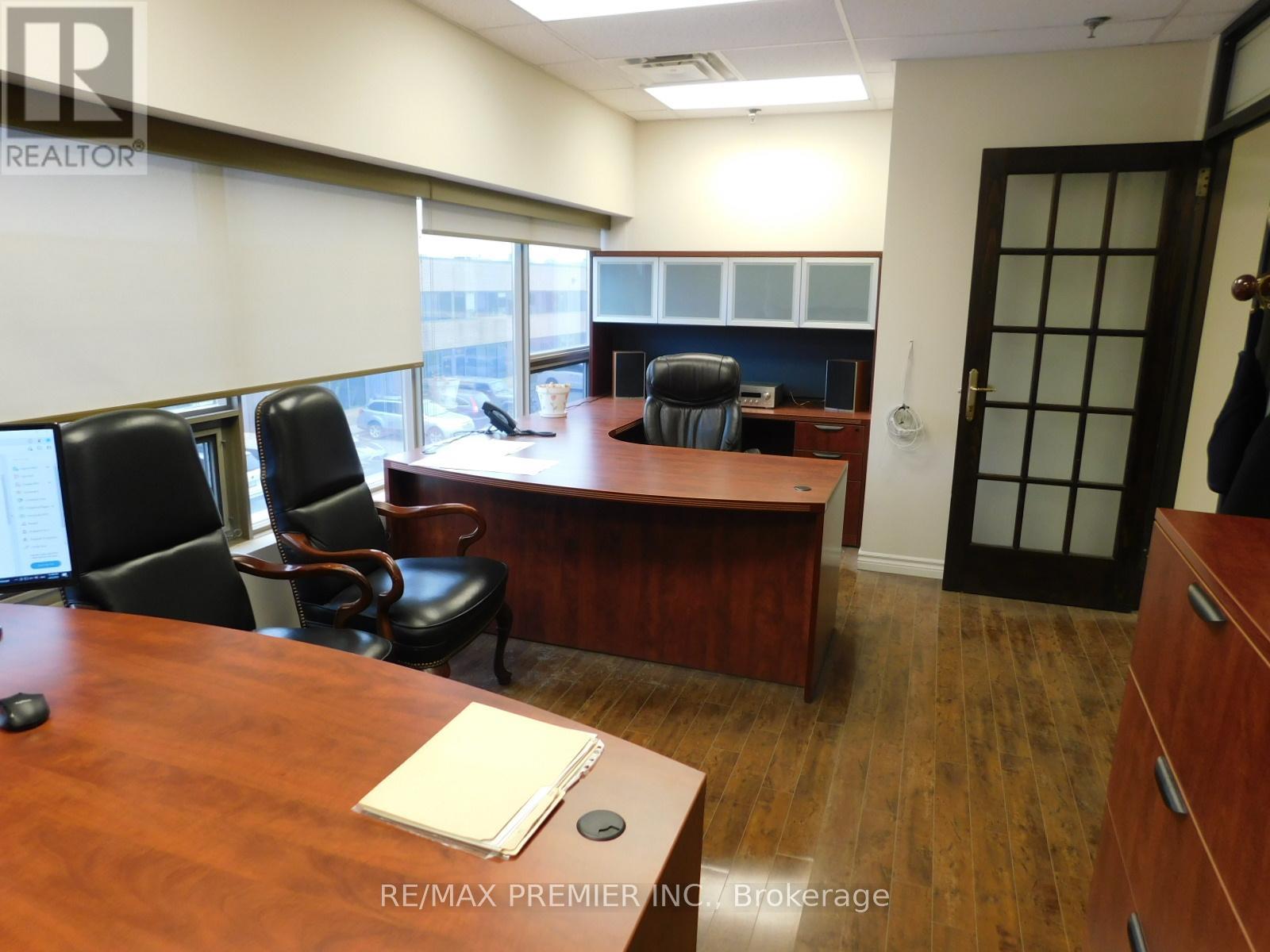 41 - 94 Kenhar Drive, Toronto, Ontario  M9L 1N2 - Photo 3 - W12192069