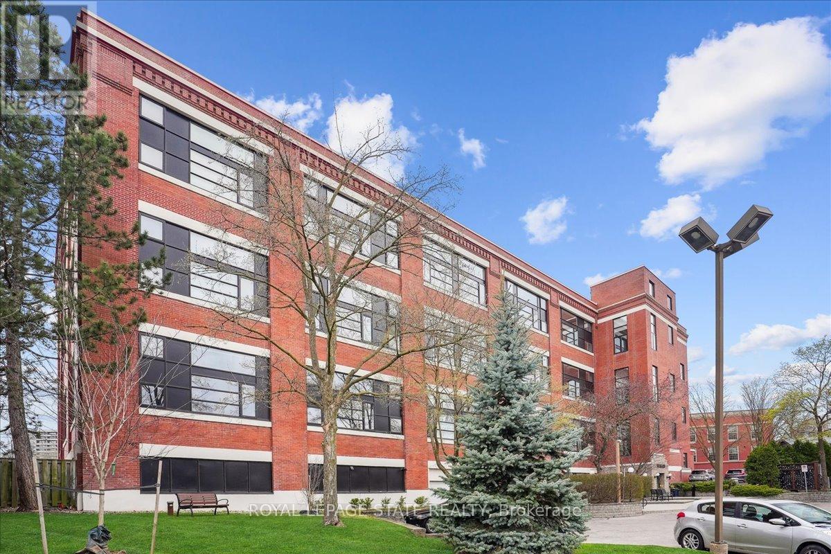 313 - 50 Main Street, Hamilton, Ontario  L9H 6P8 - Photo 4 - X12112581
