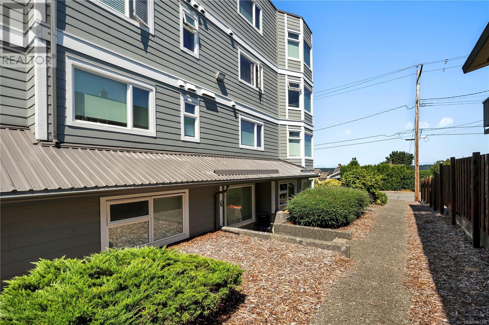 Property at 1F 690 Colwyn St image 5