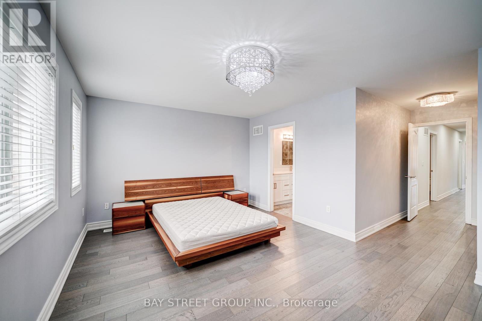 51 Woodville Drive, Vaughan, Ontario  L6A 4A9 - Photo 27 - N12202982