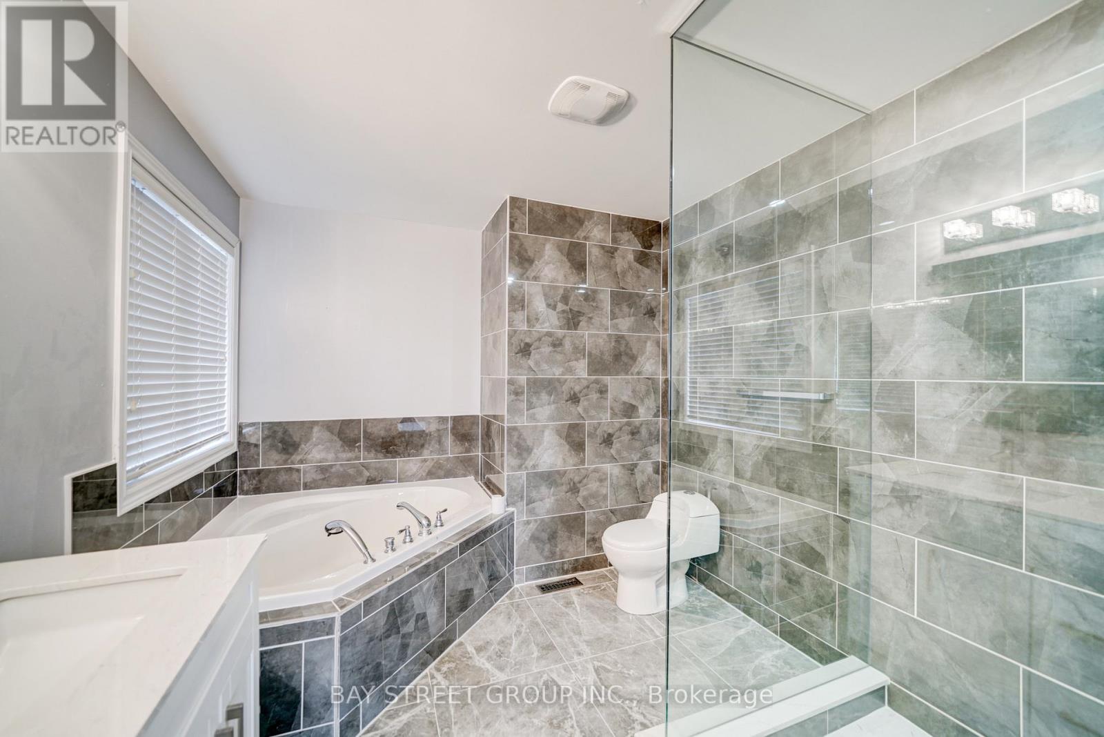 51 Woodville Drive, Vaughan, Ontario  L6A 4A9 - Photo 30 - N12202982