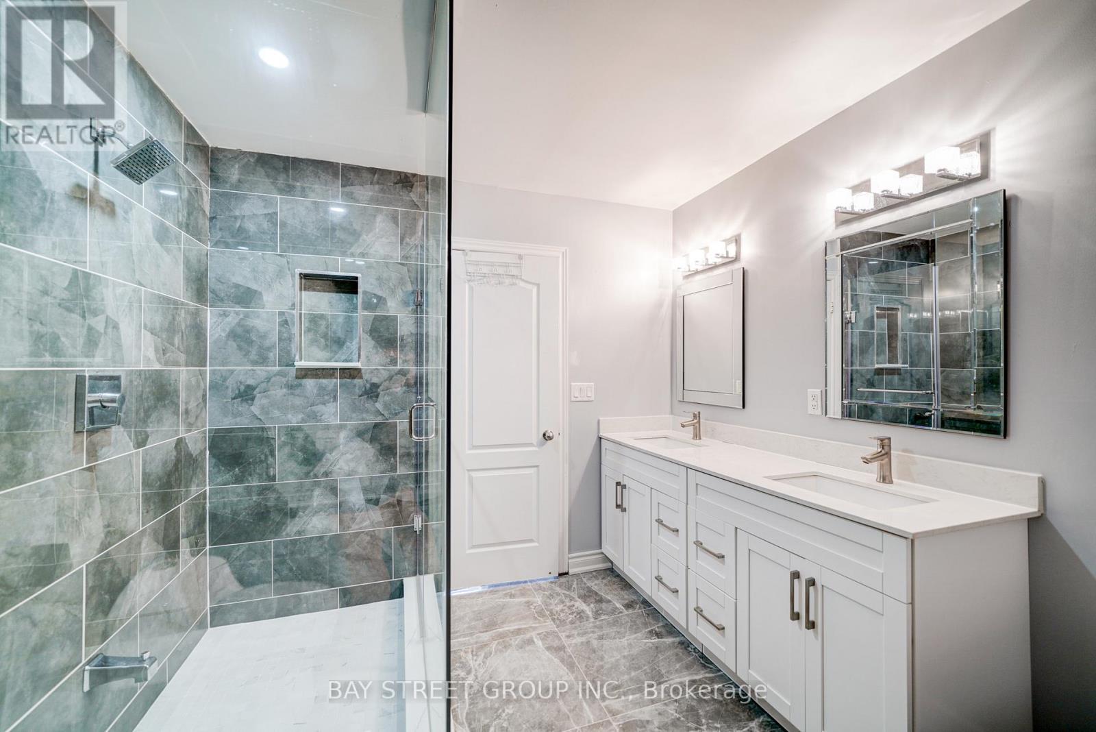 51 Woodville Drive, Vaughan, Ontario  L6A 4A9 - Photo 31 - N12202982