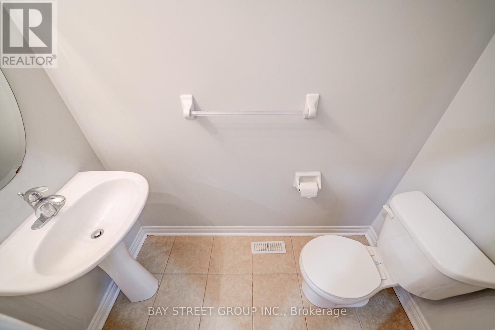 51 Woodville Drive, Vaughan, Ontario  L6A 4A9 - Photo 5 - N12202982