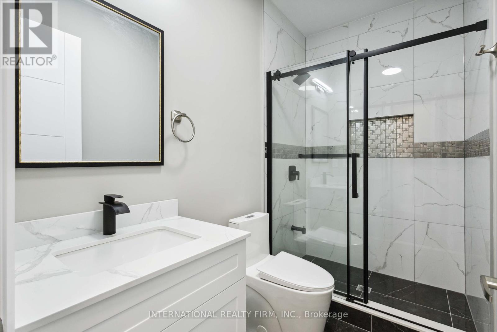 408 Allen Court, Richmond Hill, Ontario  L4C 1G5 - Photo 14 - N12203049