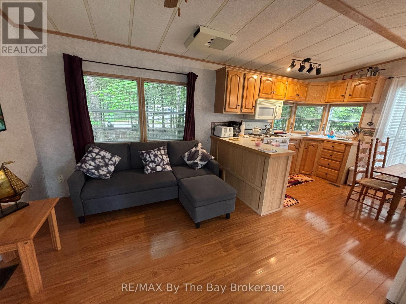 G4 - 85 Theme Park Drive, Wasaga Beach, Ontario  L9Z 1X7 - Photo 10 - S12033686