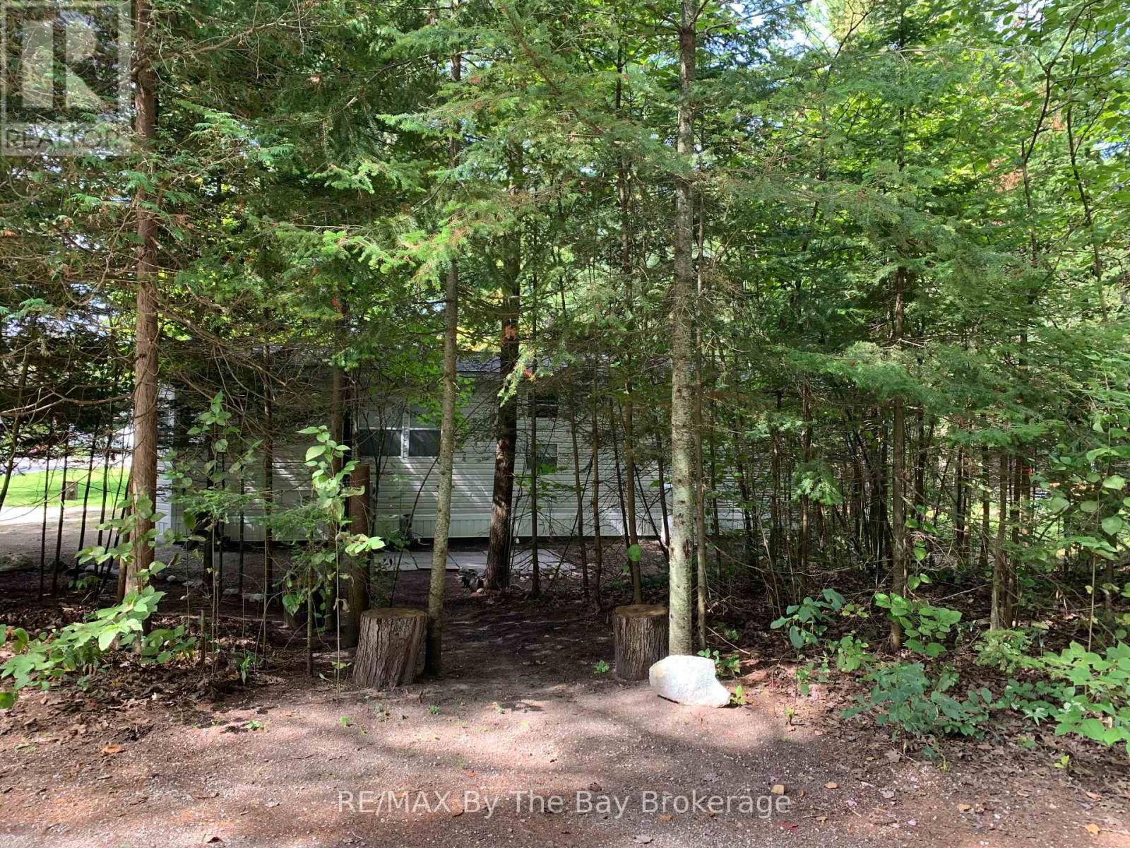 G4 - 85 Theme Park Drive, Wasaga Beach, Ontario  L9Z 1X7 - Photo 20 - S12033686