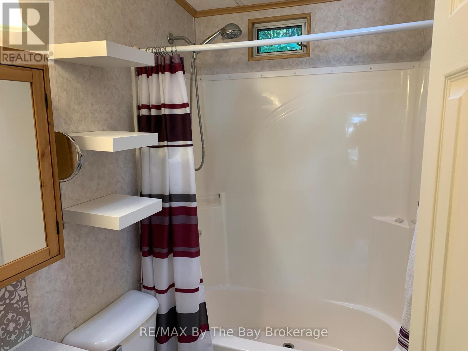 G4 - 85 Theme Park Drive, Wasaga Beach, Ontario  L9Z 1X7 - Photo 28 - S12033686
