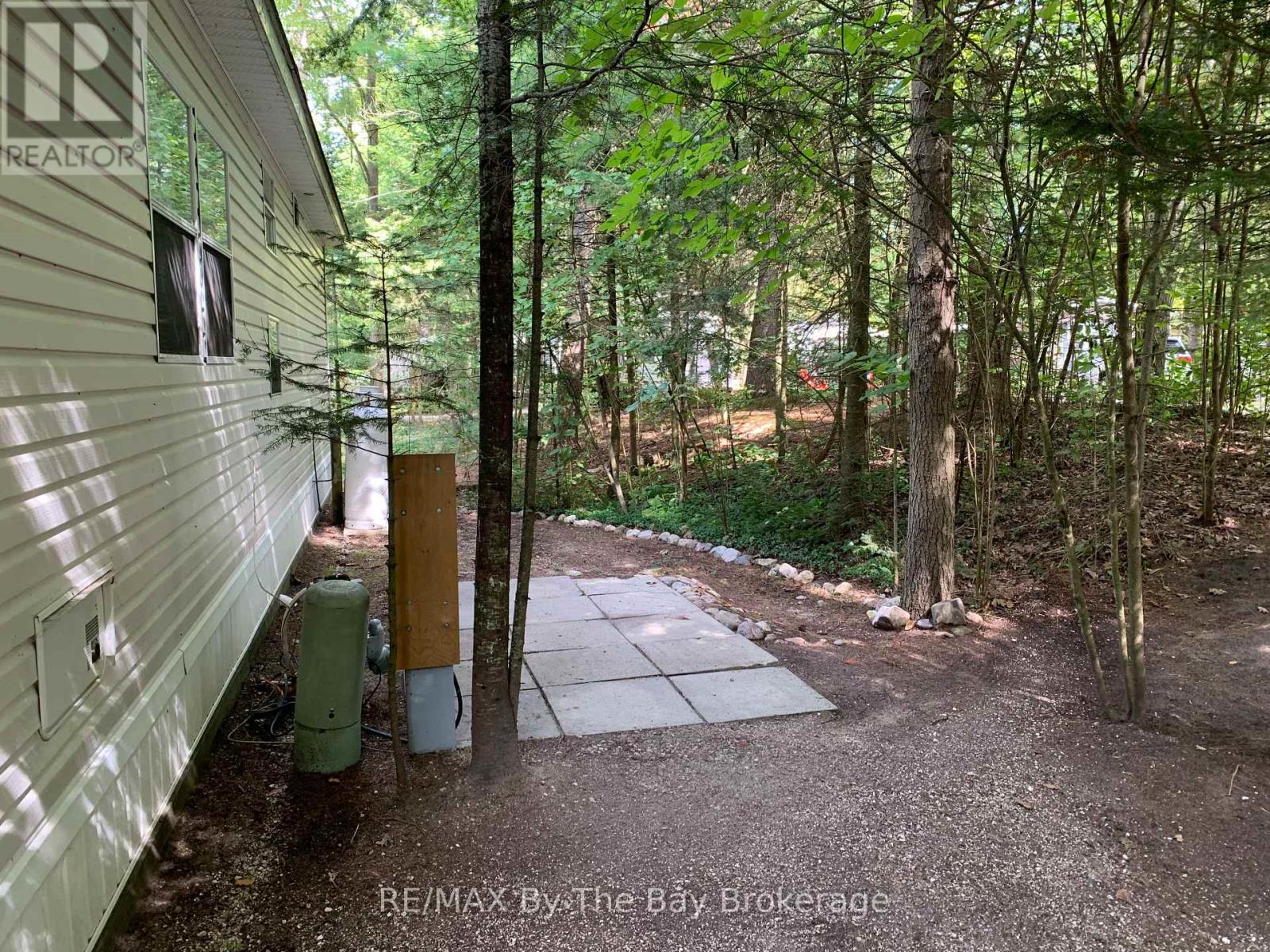 G4 - 85 Theme Park Drive, Wasaga Beach, Ontario  L9Z 1X7 - Photo 23 - S12033686