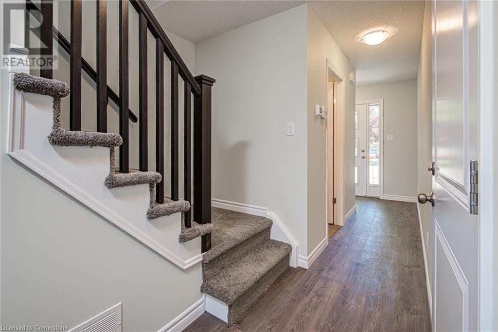 93 Highman Avenue, Cambridge, Ontario  N1R 3M2 - Photo 3 - 40738416