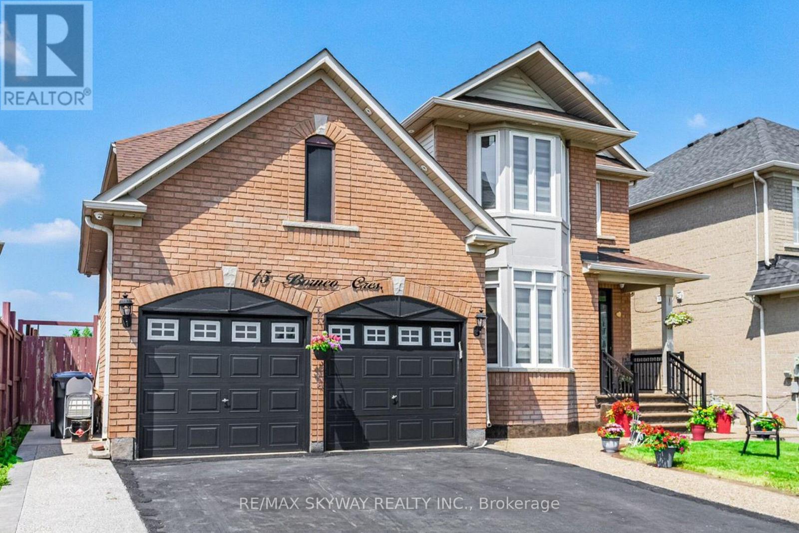 15 Borneo Crescent, Brampton, Ontario  L6R 3C6 - Photo 2 - W12202987