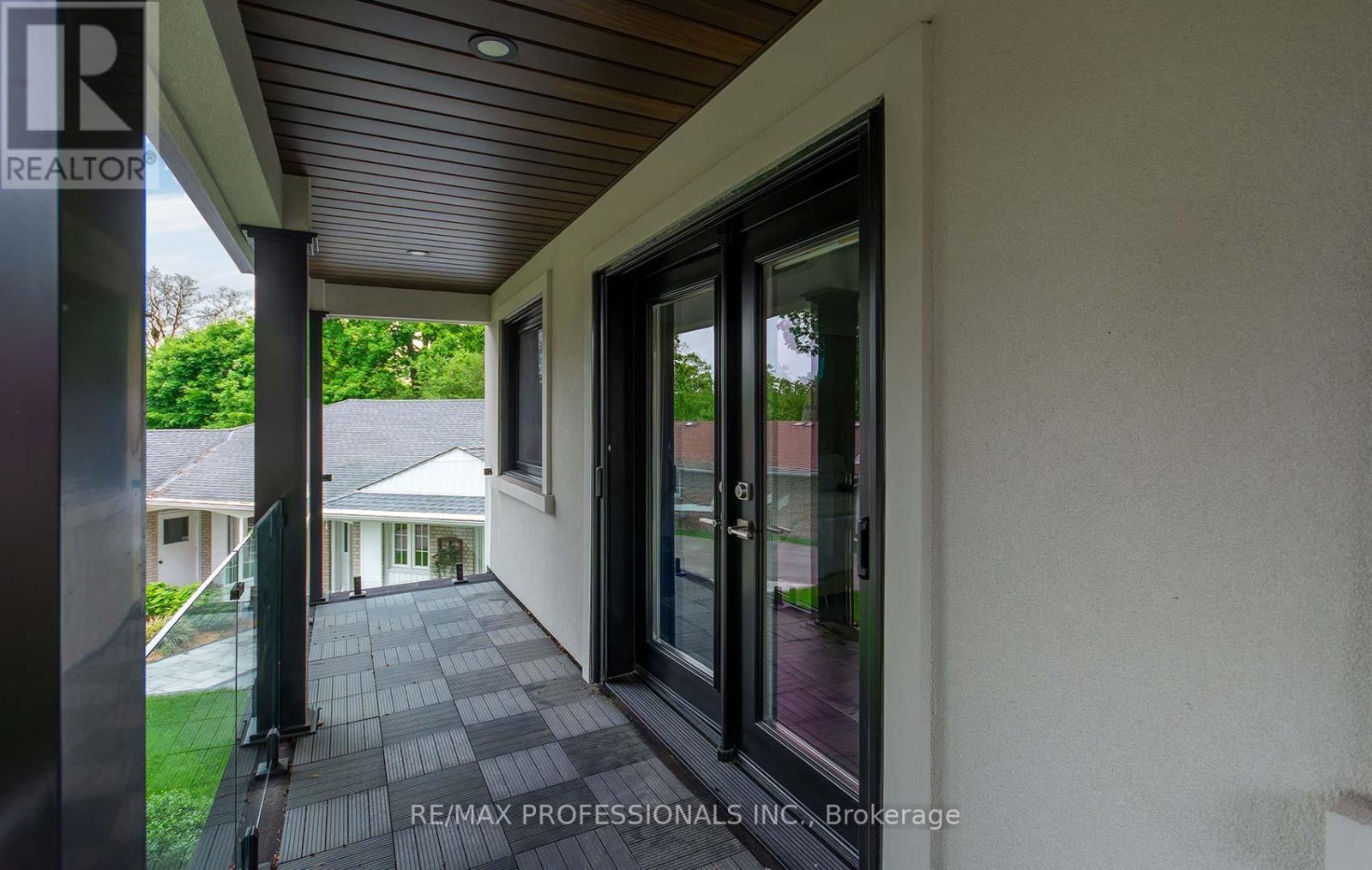 14 Aymarn Court, Toronto, Ontario  M9C 2G4 - Photo 18 - W12203002