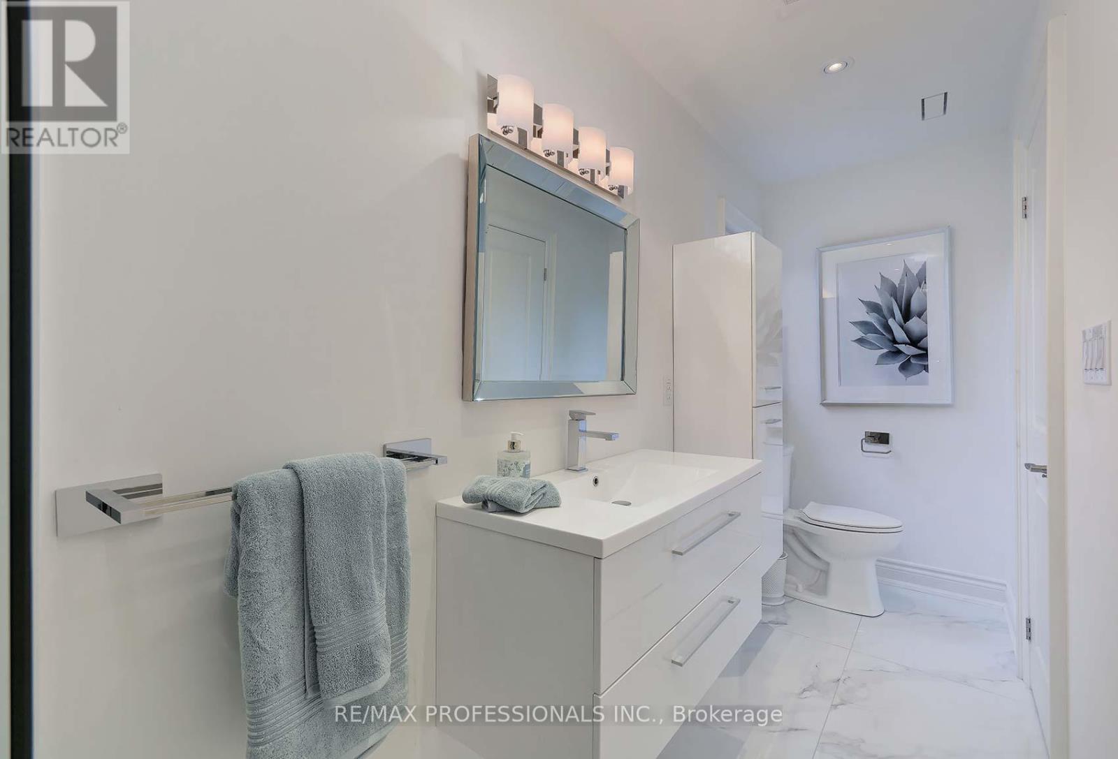 14 Aymarn Court, Toronto, Ontario  M9C 2G4 - Photo 25 - W12203002