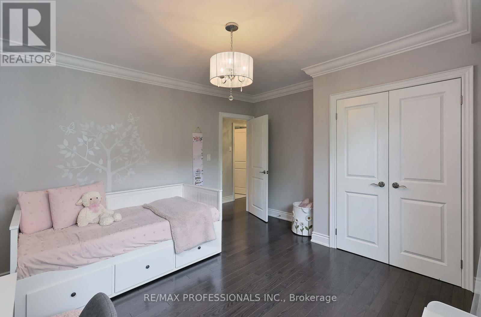 14 Aymarn Court, Toronto, Ontario  M9C 2G4 - Photo 28 - W12203002