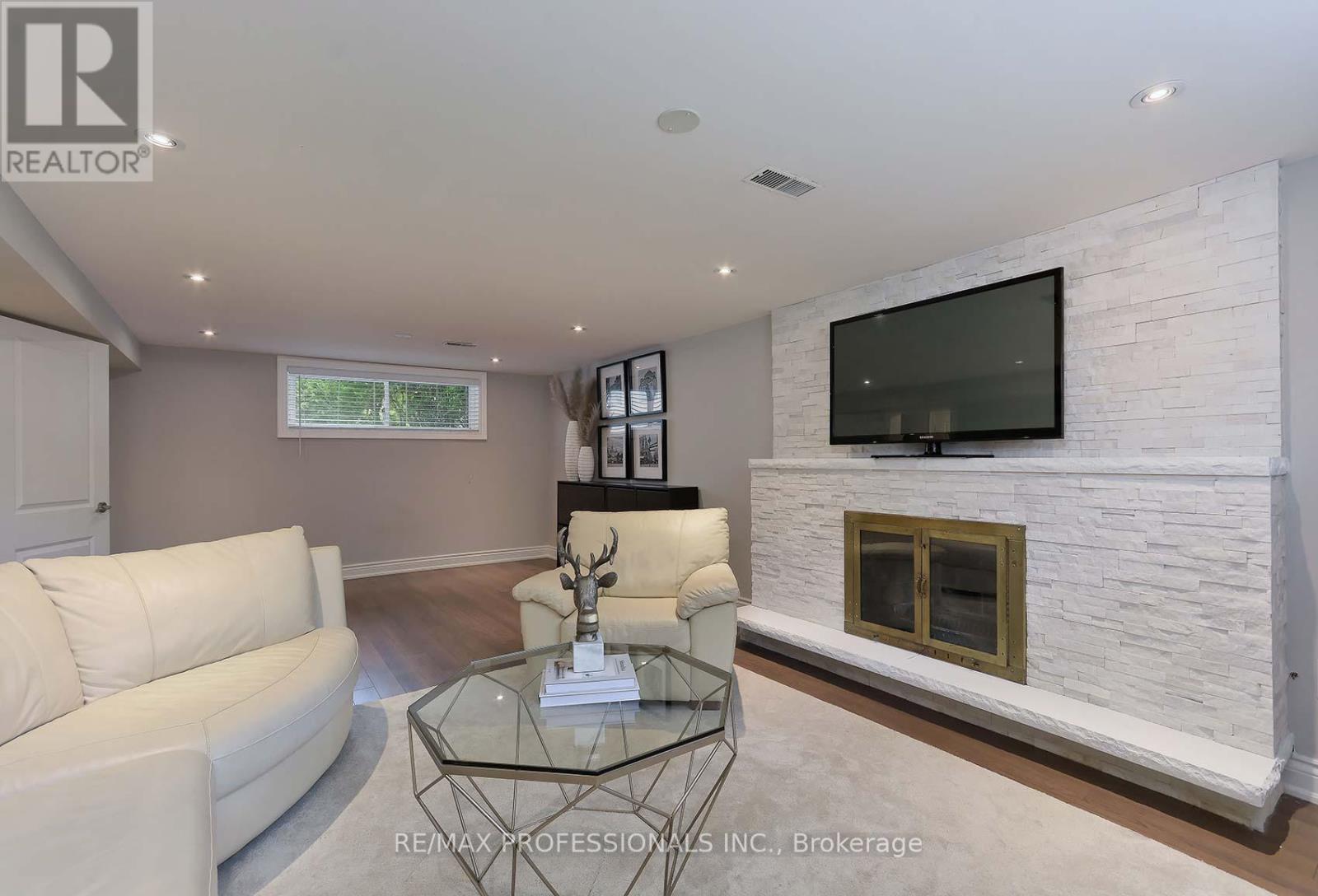 14 Aymarn Court, Toronto, Ontario  M9C 2G4 - Photo 32 - W12203002