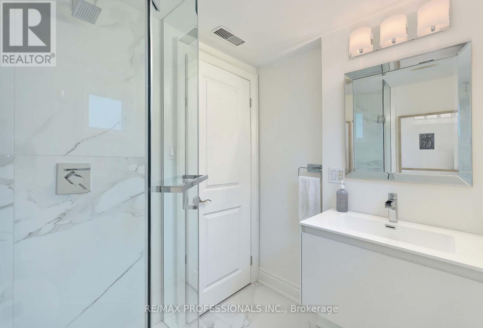 14 Aymarn Court, Toronto, Ontario  M9C 2G4 - Photo 34 - W12203002