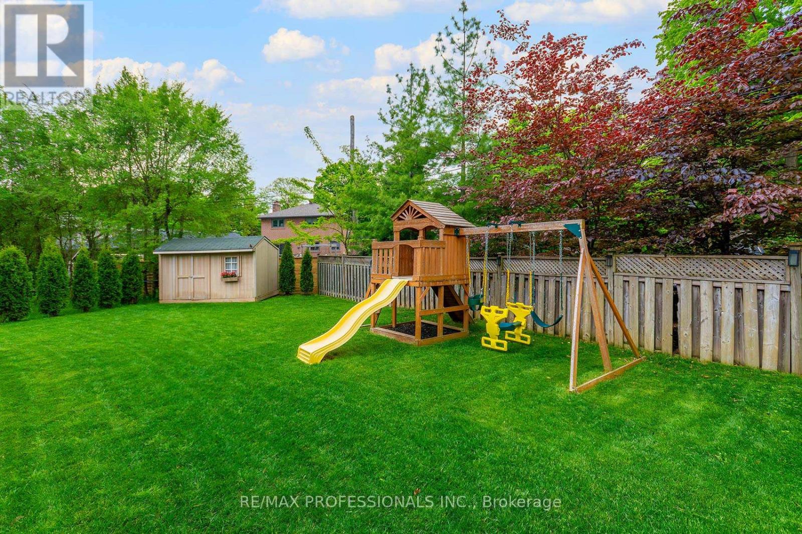 14 Aymarn Court, Toronto, Ontario  M9C 2G4 - Photo 38 - W12203002