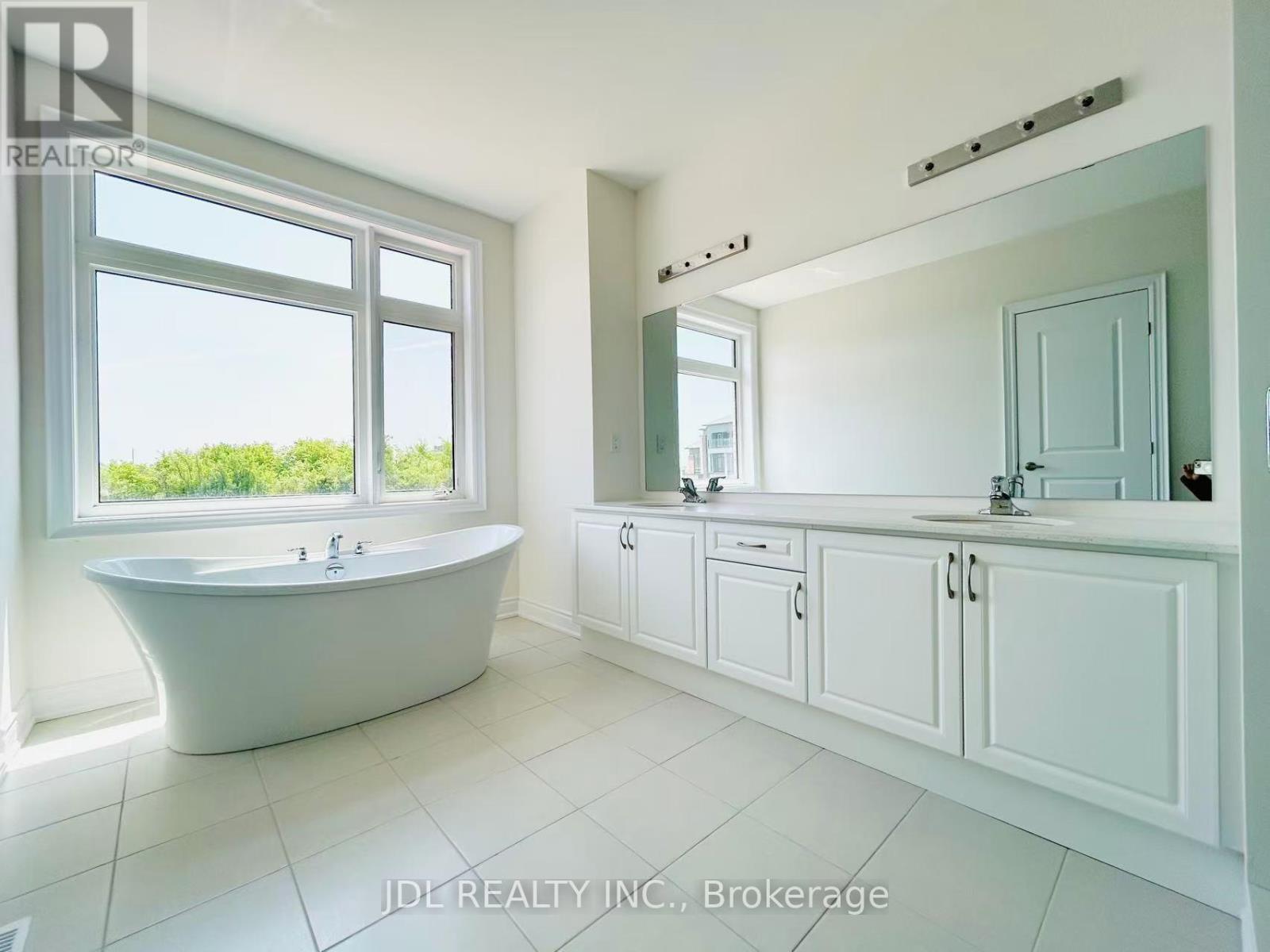1268 Anthonia Trail, Oakville, Ontario  L6H 7Y6 - Photo 17 - W12203003
