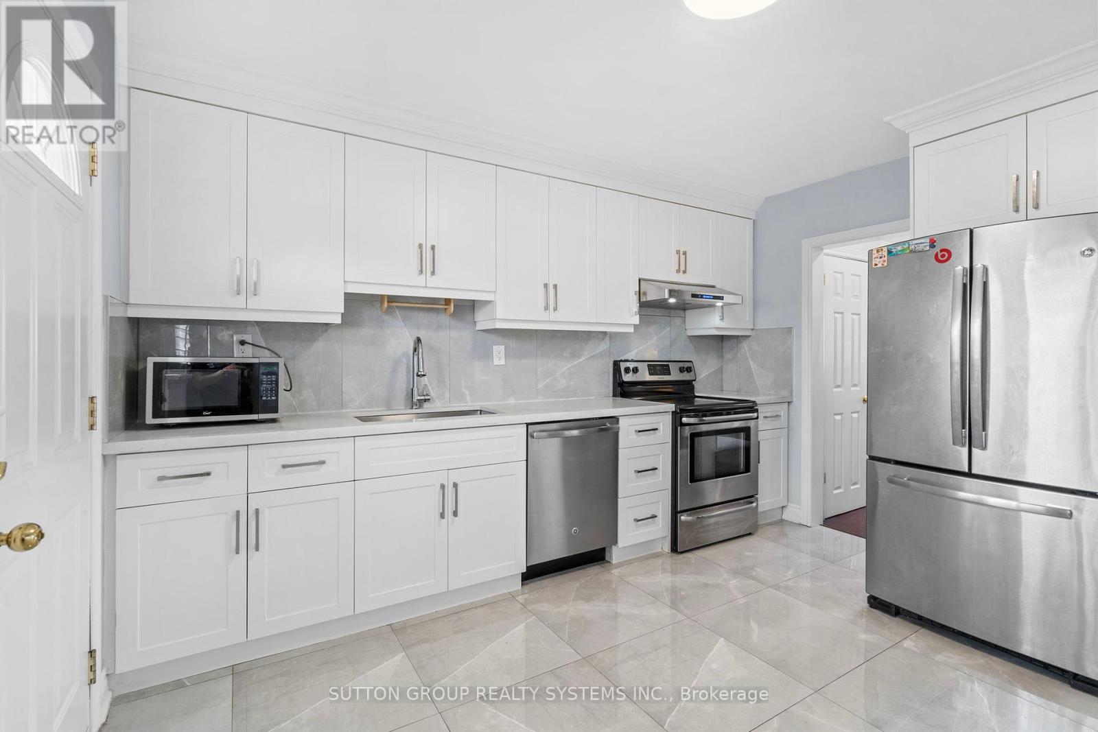 732 Royal York Road, Toronto, Ontario  M8Y 2T6 - Photo 11 - W12203021