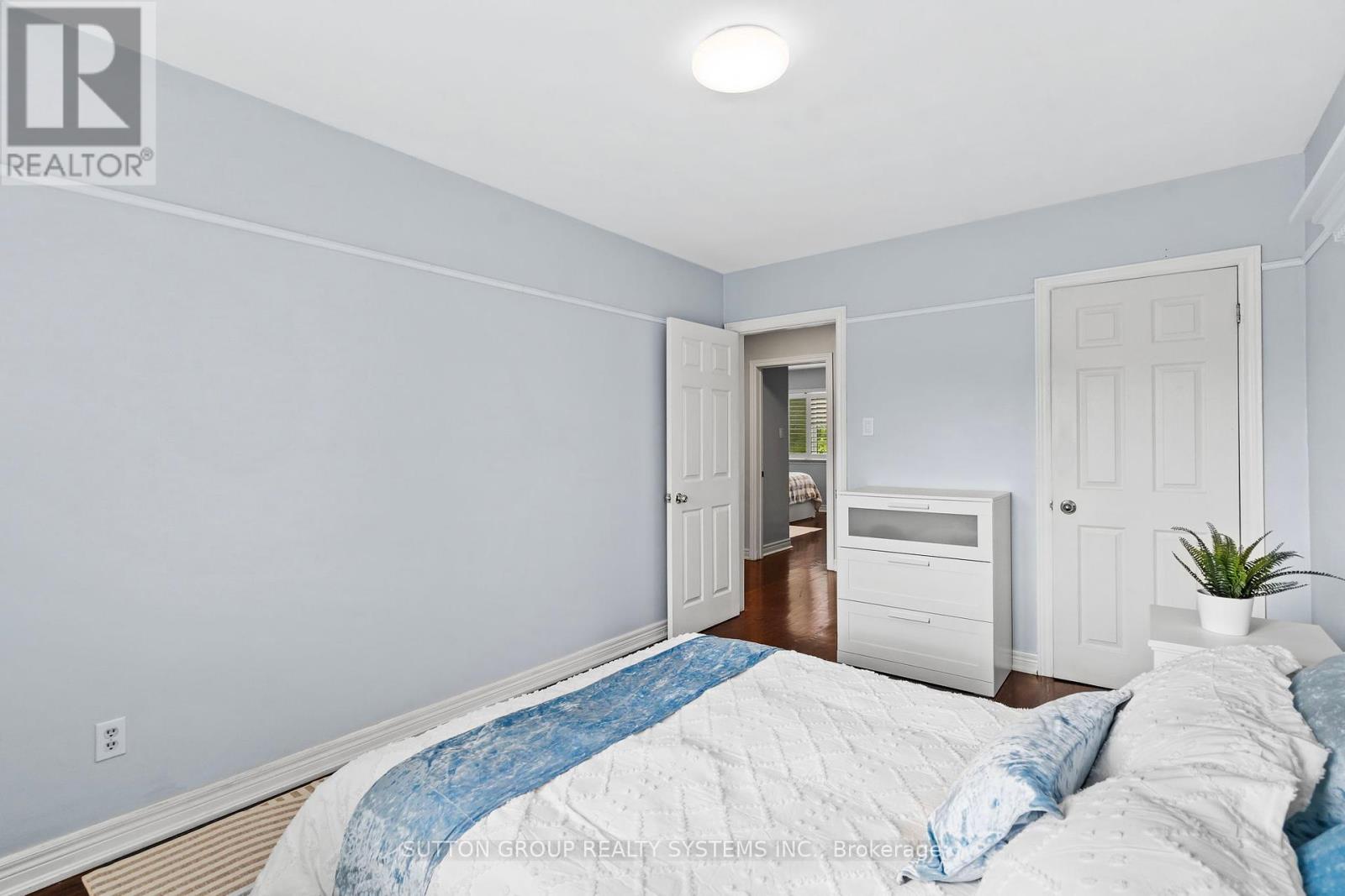 732 Royal York Road, Toronto, Ontario  M8Y 2T6 - Photo 16 - W12203021