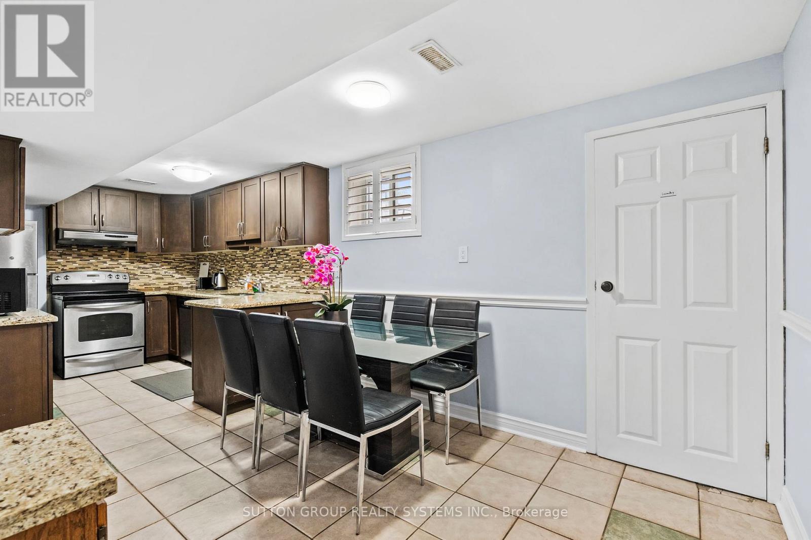 732 Royal York Road, Toronto, Ontario  M8Y 2T6 - Photo 31 - W12203021