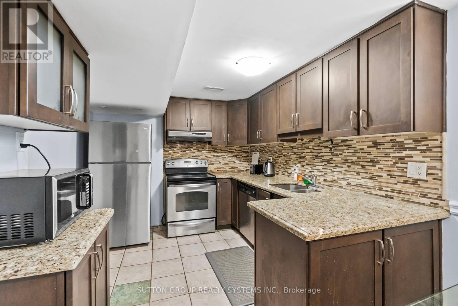 732 Royal York Road, Toronto, Ontario  M8Y 2T6 - Photo 32 - W12203021