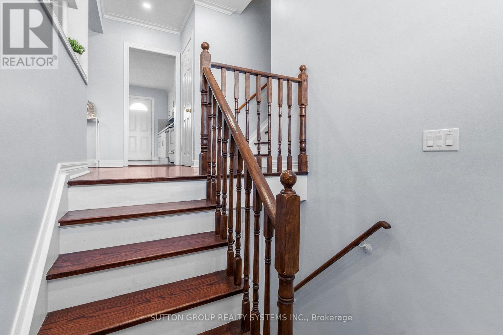 732 Royal York Road, Toronto, Ontario  M8Y 2T6 - Photo 4 - W12203021