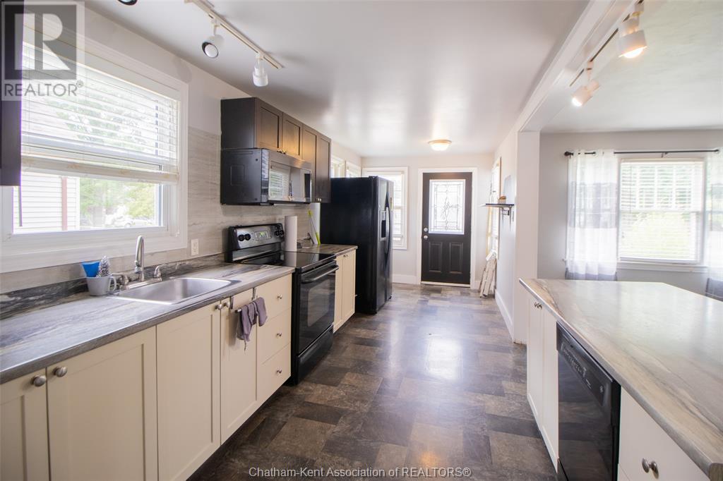 35 Alexandra Avenue, Chatham, Ontario  N7M 1X9 - Photo 9 - 25012990
