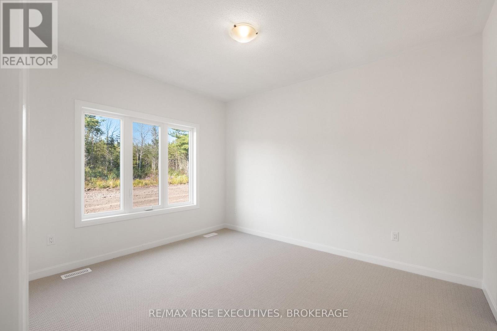128 Gildersleeve Boulevard, Loyalist, Ontario  K0H 1G0 - Photo 11 - X12203082