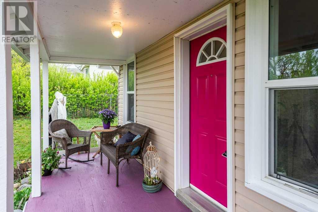 701 Broadway Street, Standard, Alberta  T0J 3G0 - Photo 3 - A2222032