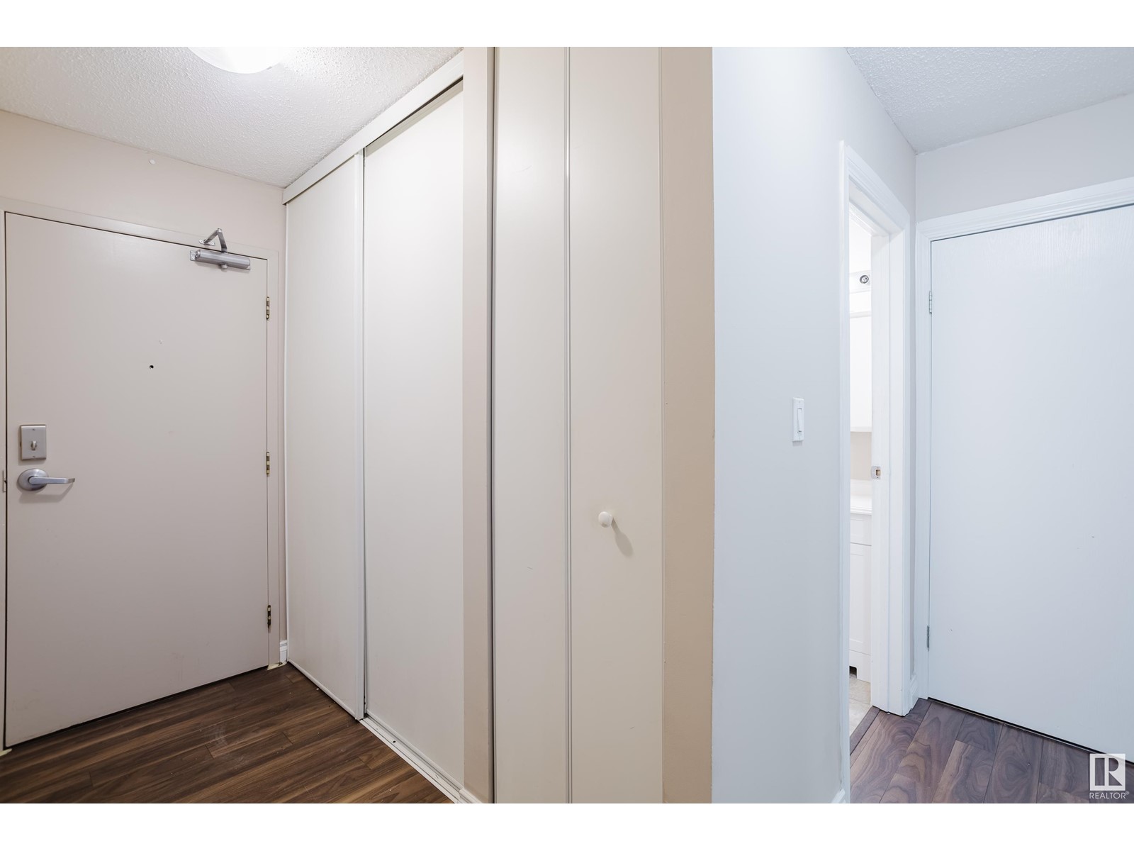 Property at #302 11324 97 ST NW image 3