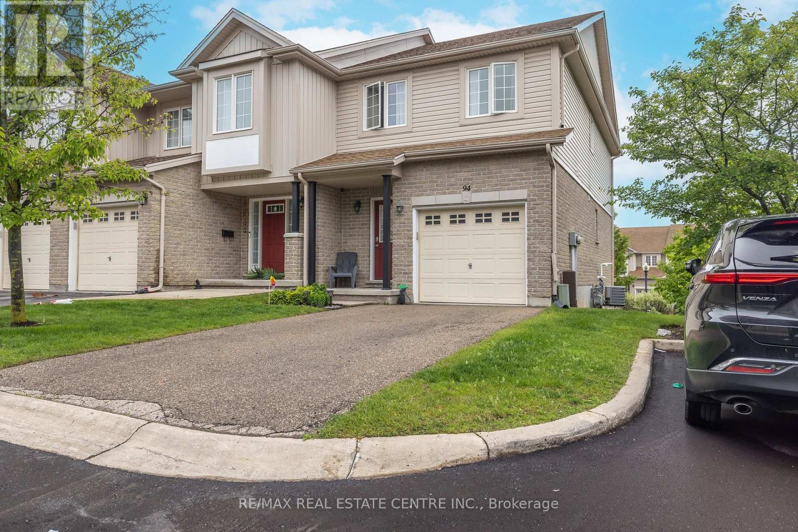 94 - 105 Pinnacle Drive, Kitchener, Ontario  N2P 1B8 - Photo 1 - X12202974