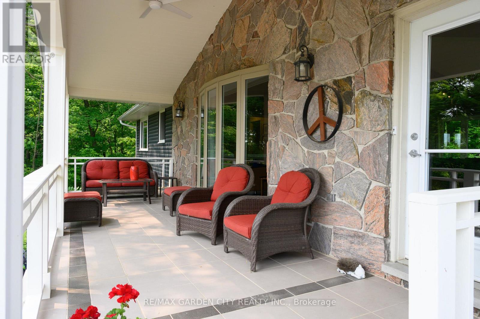 4030 Mountainview Road, Lincoln, Ontario  L3J 2C8 - Photo 9 - X12202992