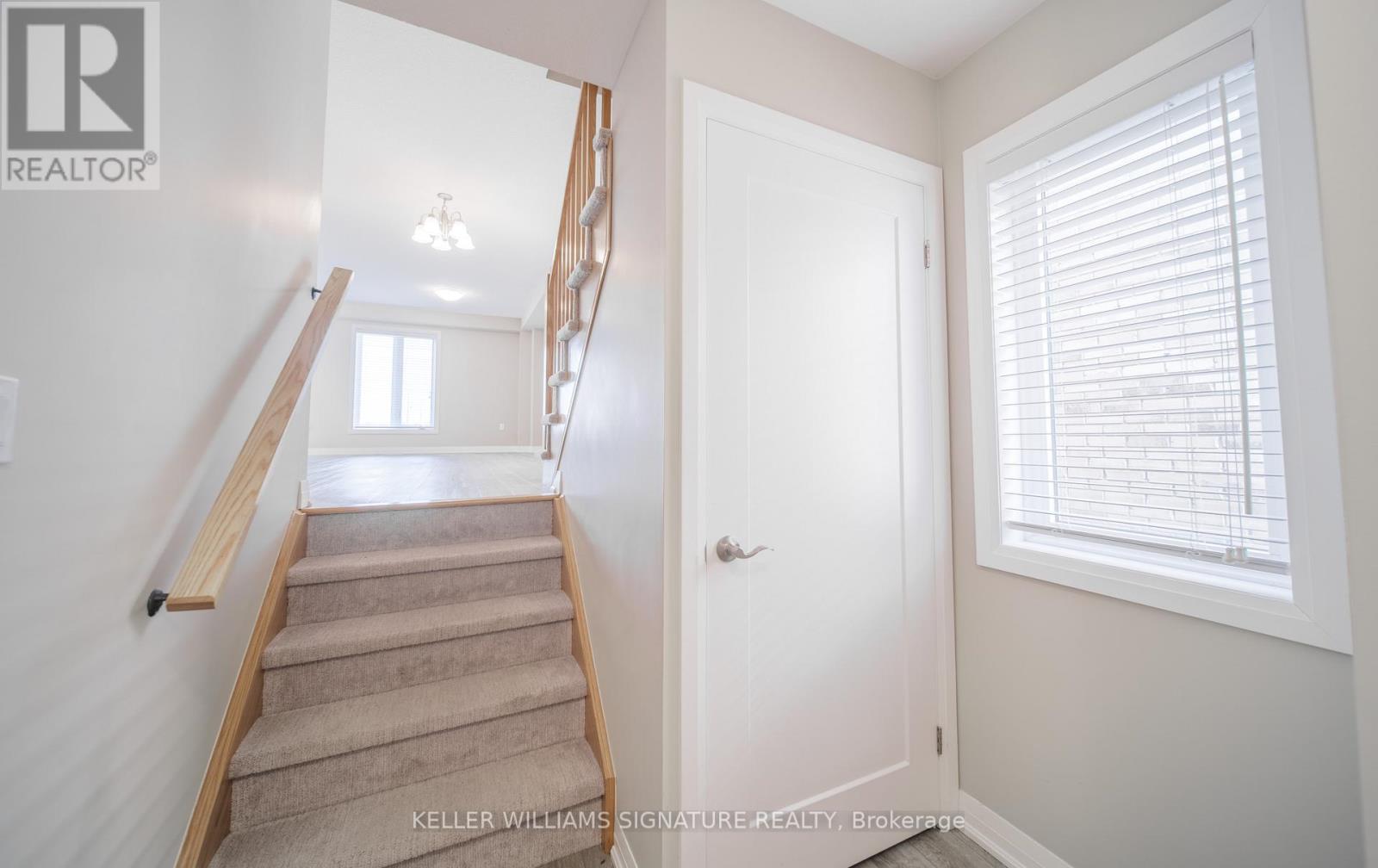 114 Laguna Village Crescent, Hamilton, Ontario  L0R 1P0 - Photo 10 - X12203051