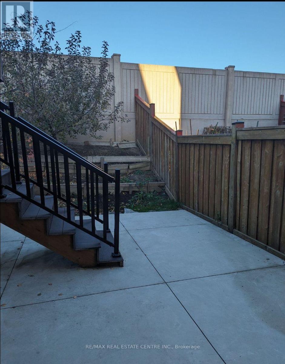 14 Gulfbrook Circle, Brampton (Sandringham-Wellington), Ontario  L6Z 0G4 - Photo 13 - W12198712