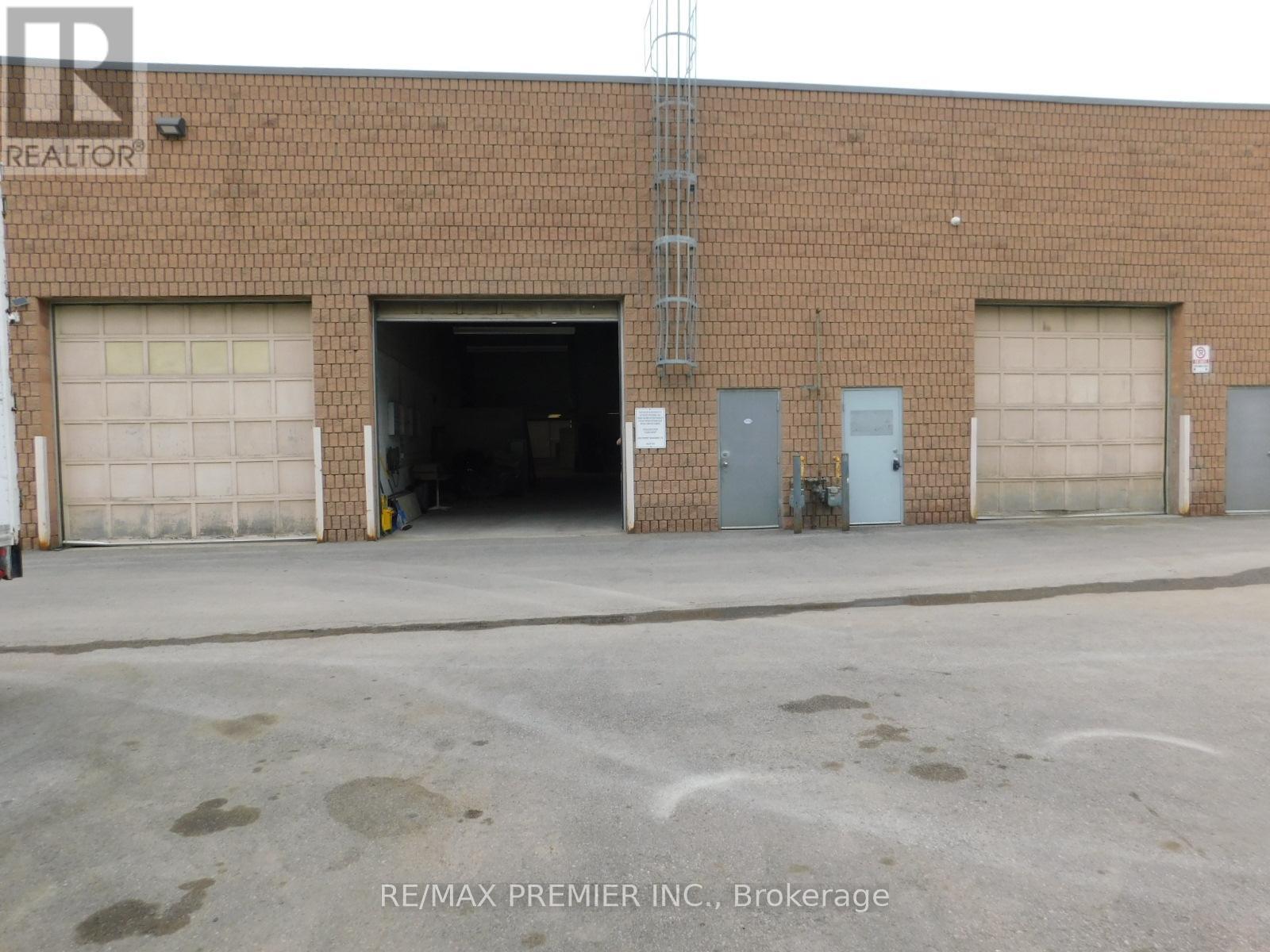 41 - 94 Kenhar Drive, Toronto, Ontario  M9L 1N2 - Photo 13 - W12192069