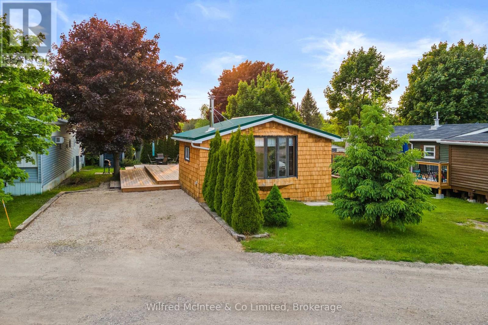 48 Maplewood Boulevard, Kincardine, Ontario  N0G 2T0 - Photo 2 - X12203163