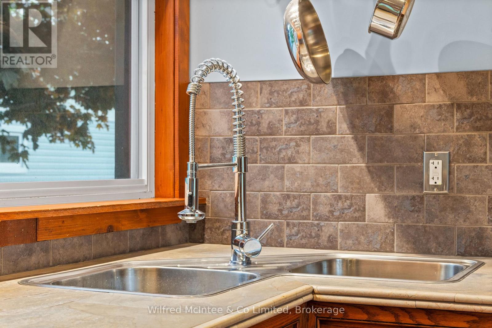 48 Maplewood Boulevard, Kincardine, Ontario  N0G 2T0 - Photo 25 - X12203163