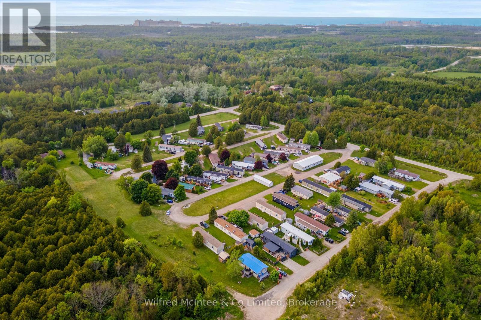 48 Maplewood Boulevard, Kincardine, Ontario  N0G 2T0 - Photo 44 - X12203163