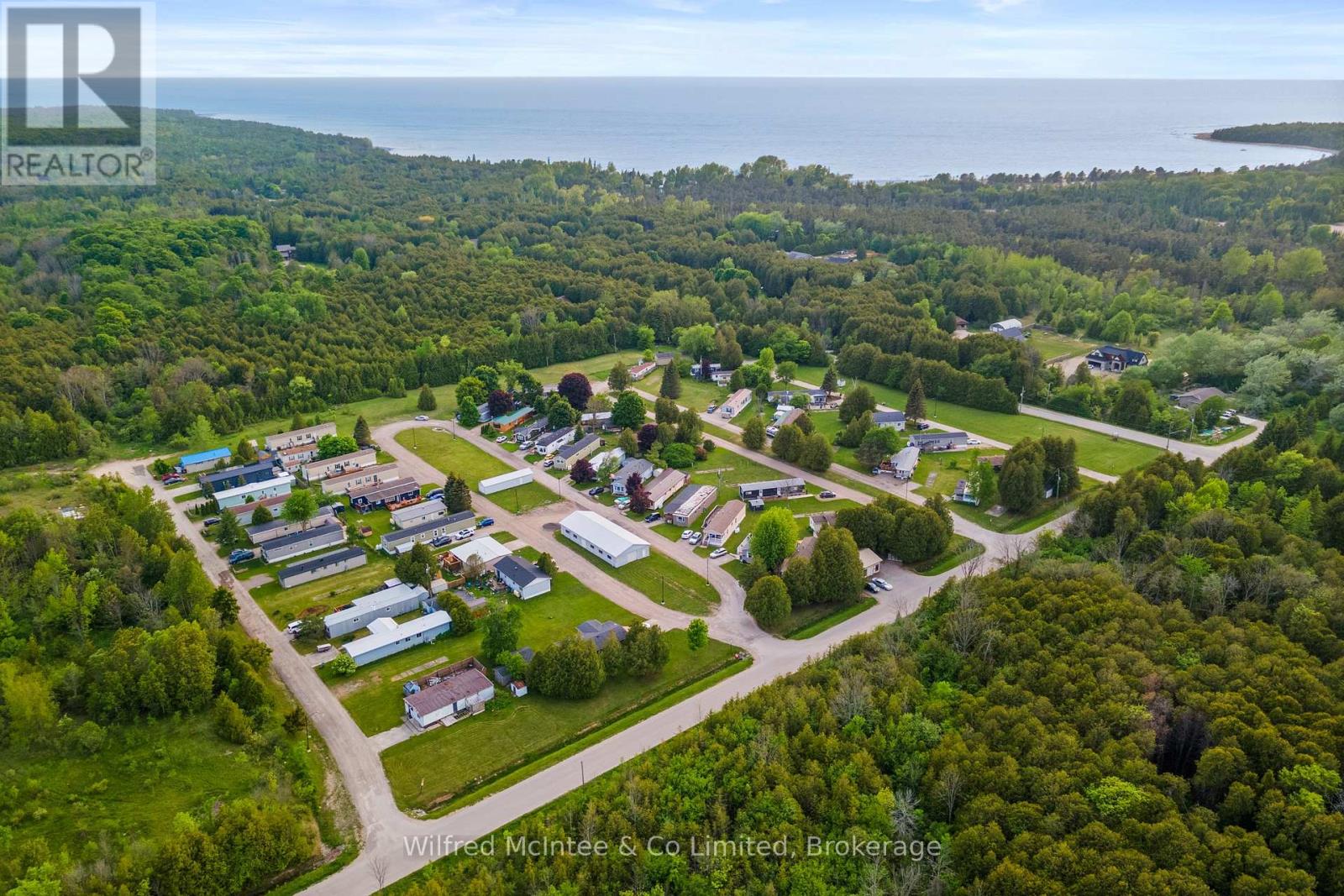 48 Maplewood Boulevard, Kincardine, Ontario  N0G 2T0 - Photo 7 - X12203163