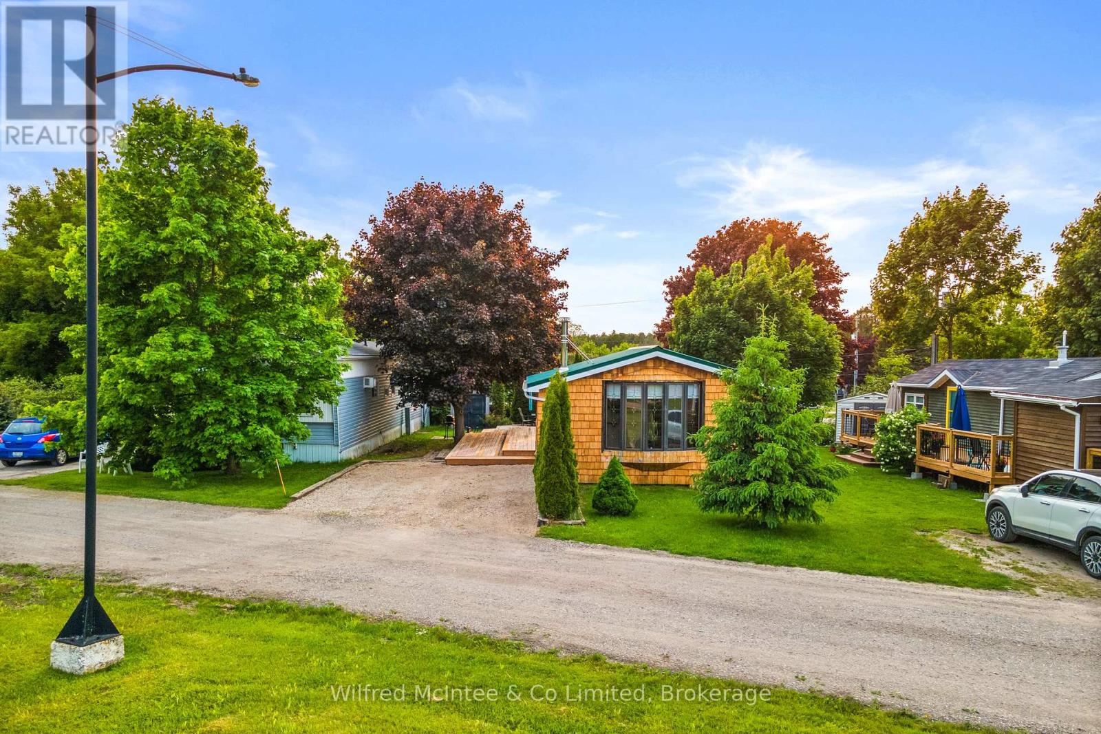 48 Maplewood Boulevard, Kincardine, Ontario  N0G 2T0 - Photo 8 - X12203163
