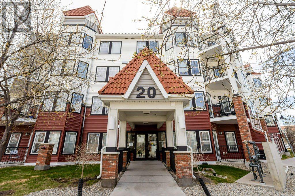 Property at 405, 20 Royal Oak Plaza NW image 1