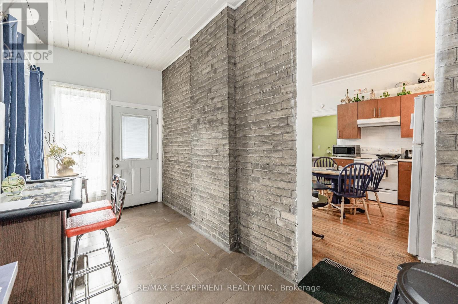 153 Brant Avenue, Brantford, Ontario  N3T 3H6 - Photo 14 - X11988091