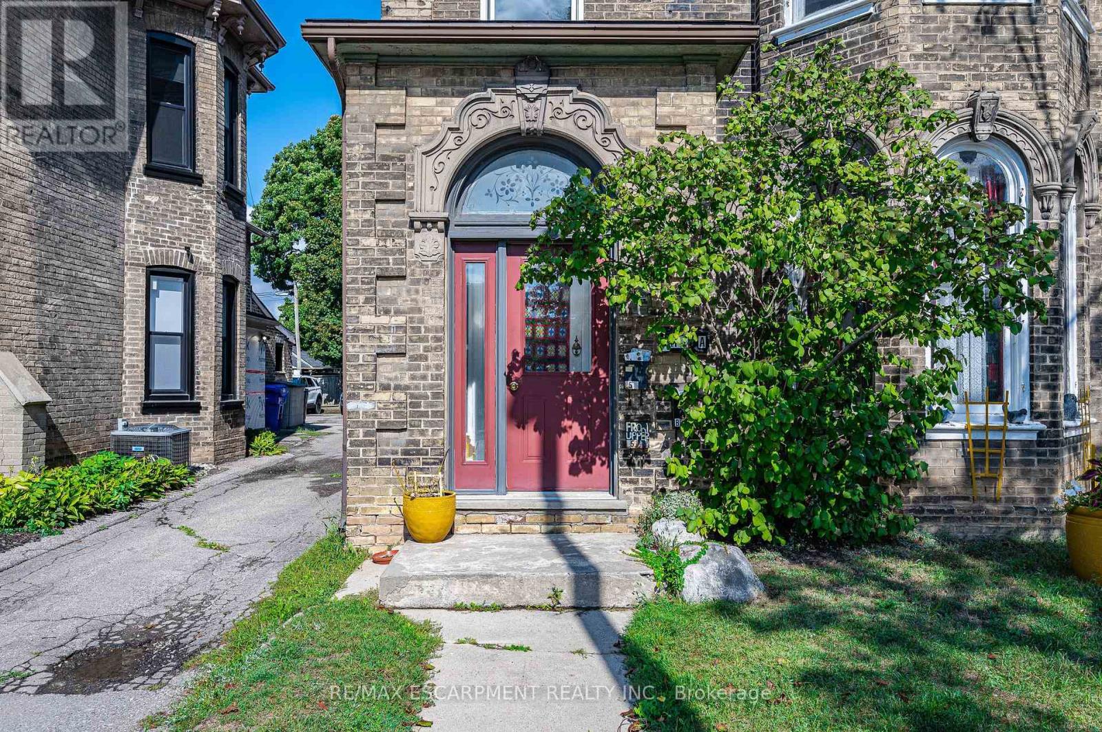 153 Brant Avenue, Brantford, Ontario  N3T 3H6 - Photo 8 - X11988091