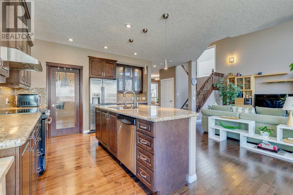 Property at 8 Aspen Stone Court SW image 5