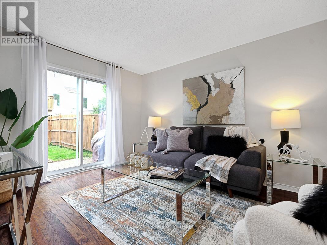 2598 Crosscut Terrace, Ottawa, Ontario  K1T 4A1 - Photo 7 - X12203197